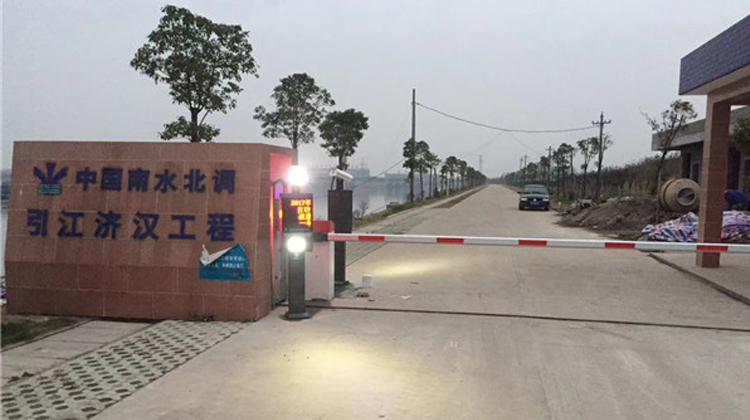婀栧（yì）寳鑽（zuàn）ｉ珮（pèi）涓庝（tóng）腑鍥藉（jiè）崡姘村寳璋（zhāng）冨紩姹熸祹姹